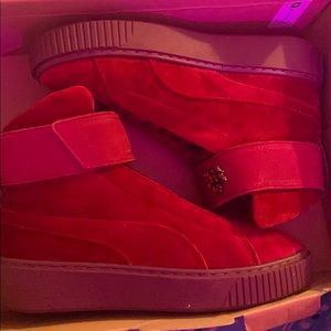 Pumas size 4.5